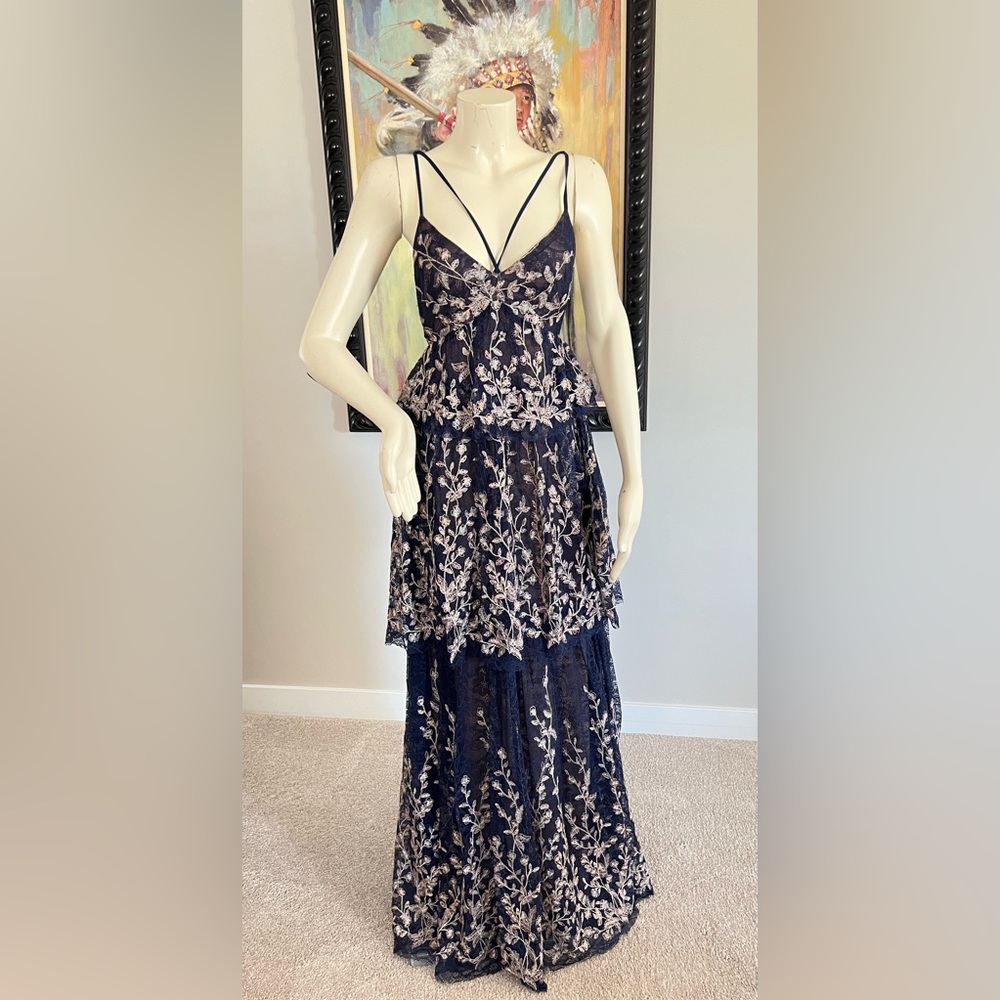 $588 NWT BCBGMAXAZRIA Floral Blooms Metallic Embroidered Ruffle Gown - Picture 9 of 16